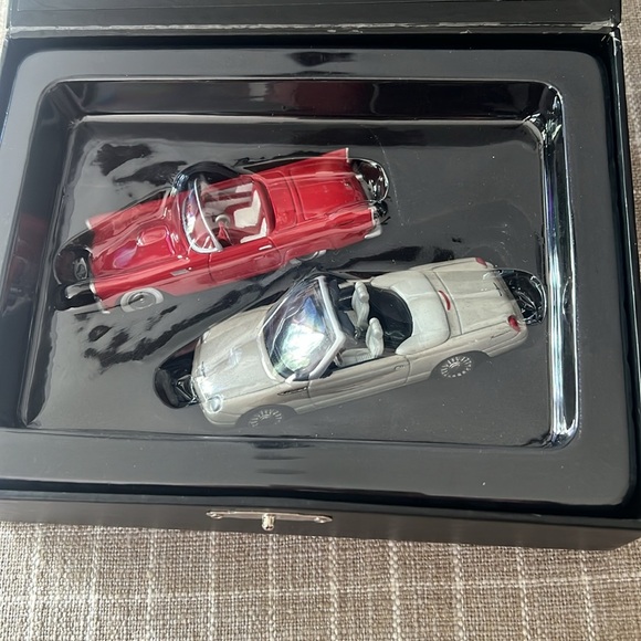 Hallmark Keepsake Thunderbird 50th Anniversary Box - Picture 2 of 4